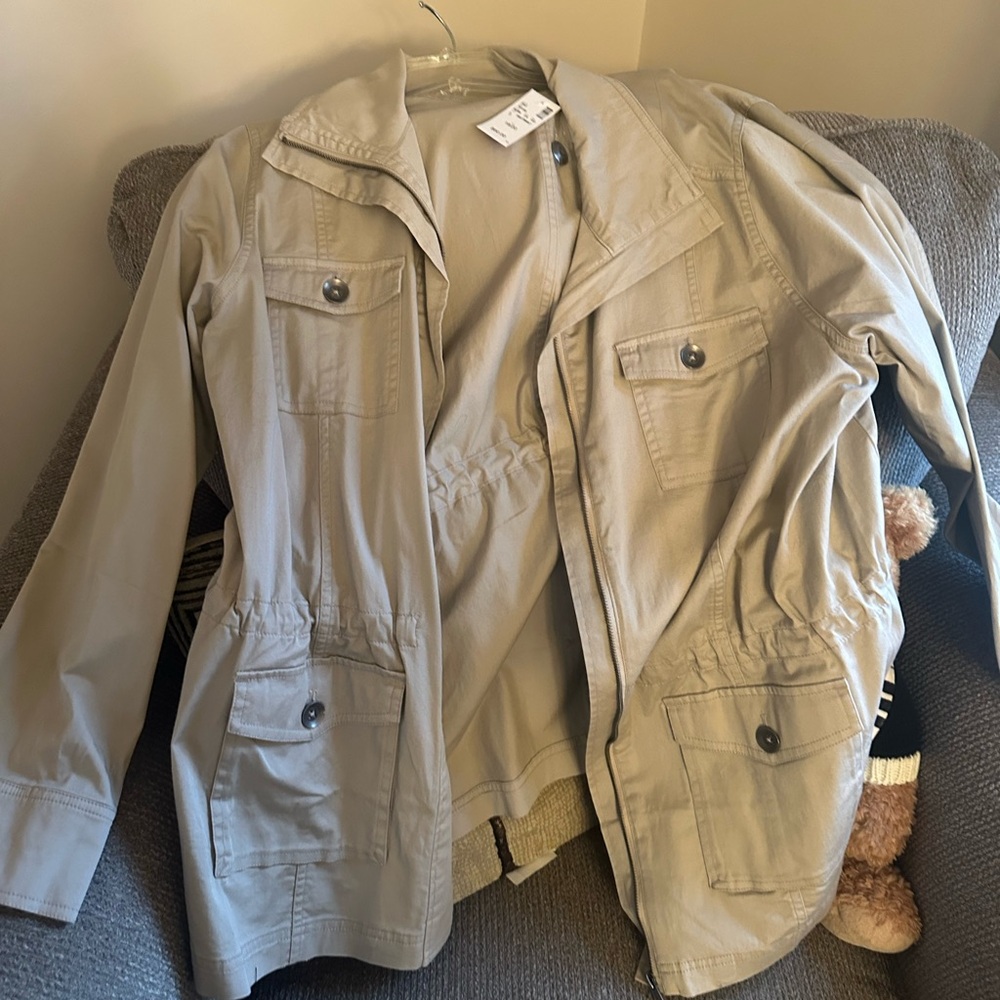 Avenue lightweight spring coat NWT